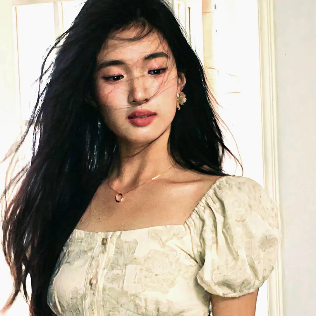 湖畔春晓